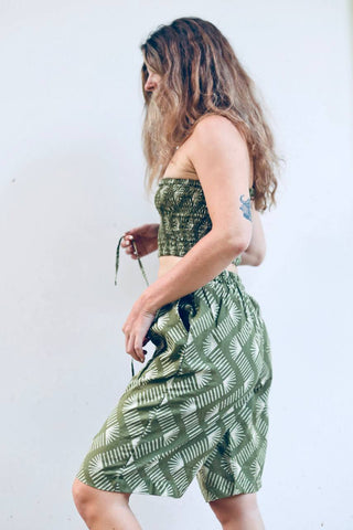 Tropical Green Sunset Zigzag Long Bermuda Shorts