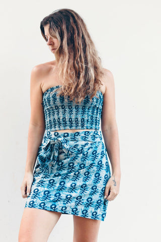 Indigo Blue Grunge Abstract Daisy Bandeau Crop Top