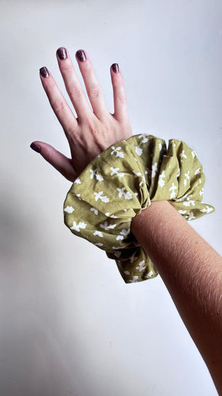 Giant Oversized Scrunchies